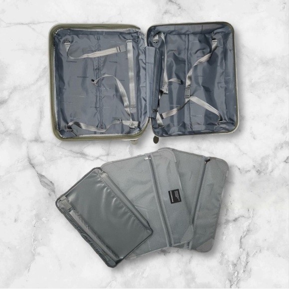 Roam Expandable Large Carry-On Luggage Suitcase - Picture 4 of 7